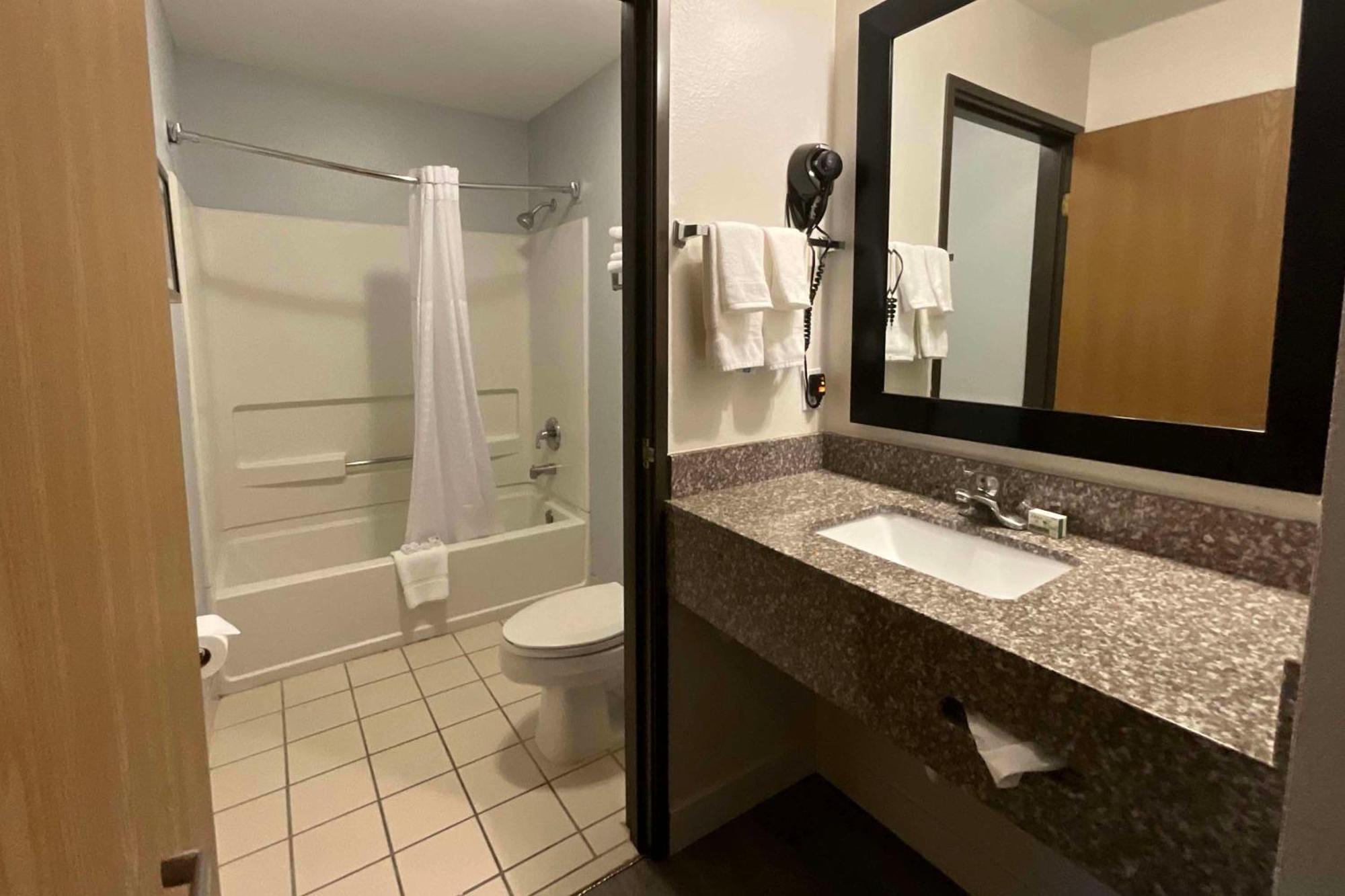 Baymont By Wyndham Kent - Seattle Hotel Ngoại thất bức ảnh